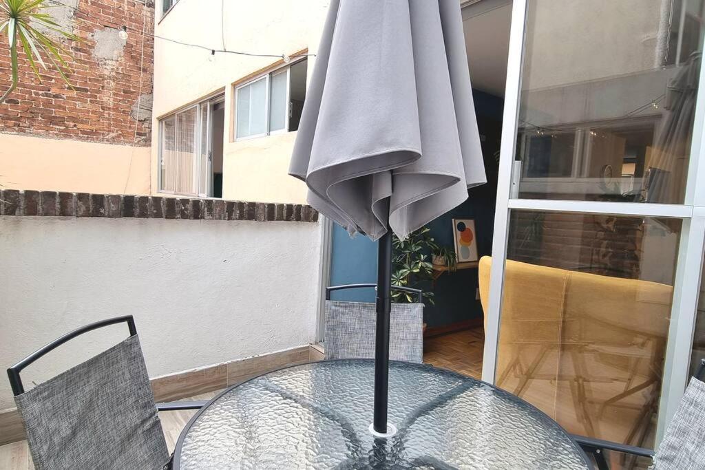 Quiet And Cozy With Terrace, King-size Beds, And Parking Lot Mexico City