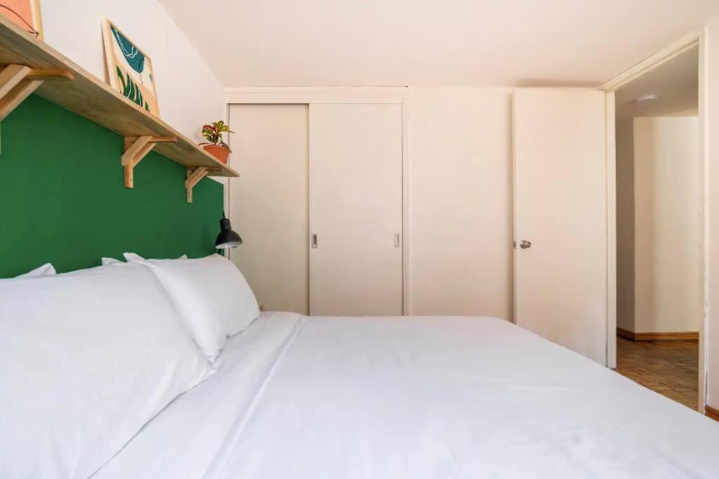 Apartment Quiet And Cozy With Terrace, King-size Beds, And Parking Lot Mexico City